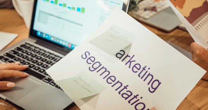 The Strategy Behind Canva’s B2B Growth with Emma Robinson and Kristine Segrist