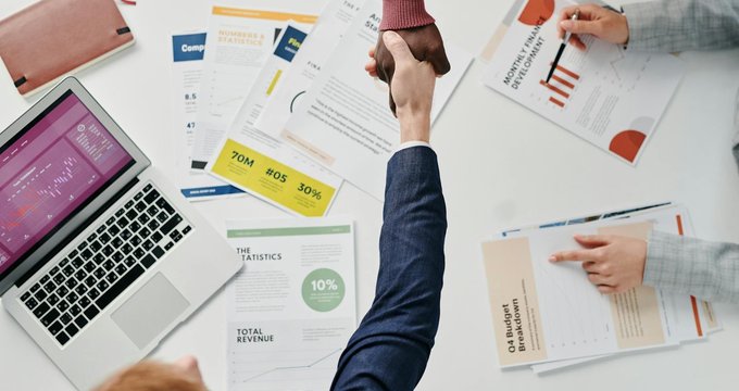 Nobody Sells Alone: Why Team Alignment Builds the Most Customer Trust (Money Monday)