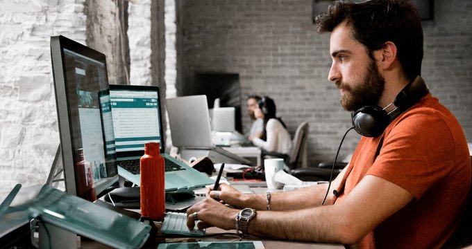 Ground AI agents with live enterprise context using UiPath Data Fabric