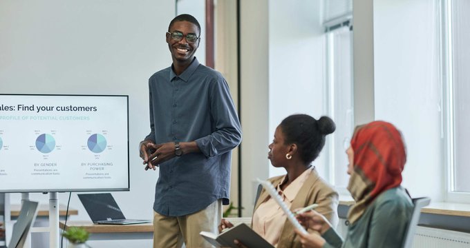 How to create a sales presentation that wows buyers